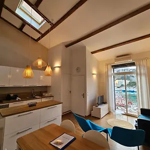 https://la-maison-sur-le-port-4-pers-vue-mer.fr-provencehotel.com